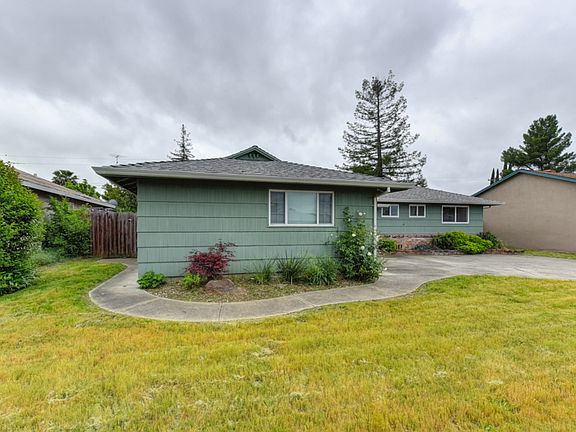 2nd image of 2166 Sarazen Ave