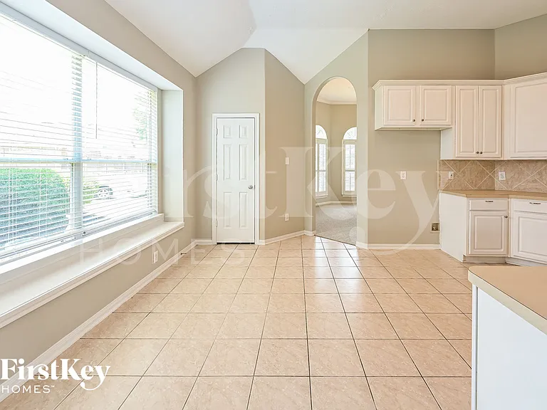 18410 Steamboat Inn Dr — Photo 7