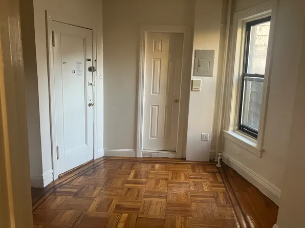 317 Pacific Street image 3 of 7