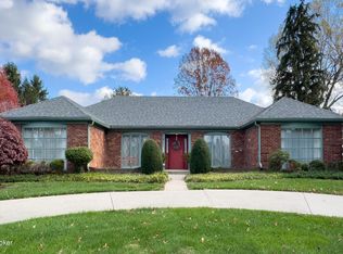 209 S Chadwick Rd, Hurstbourne, KY 40222