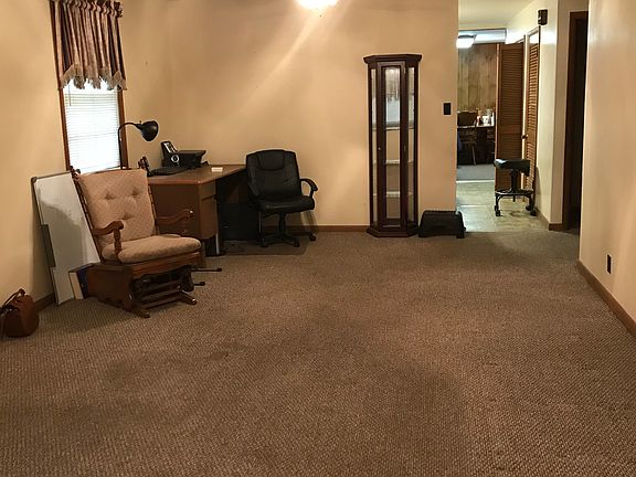 3rd image of 1001 E 10th St