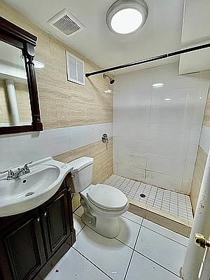 5th image of 181 Pulaski St #B