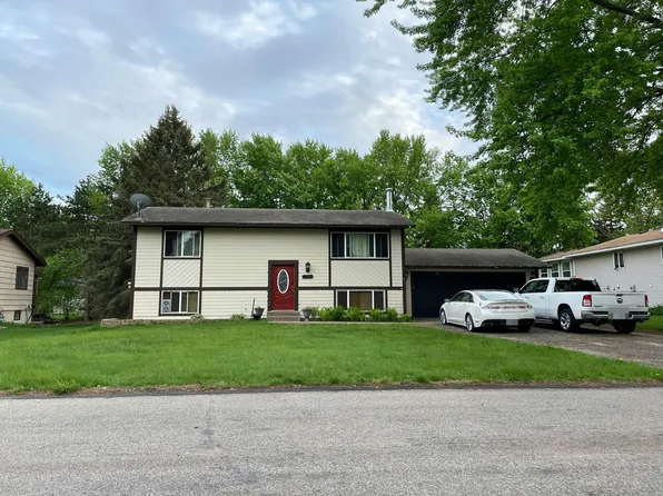 1728 Garden Ln, White Bear Township, MN 55110