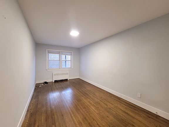 4th image of 48-20 Ditmars Blvd #1