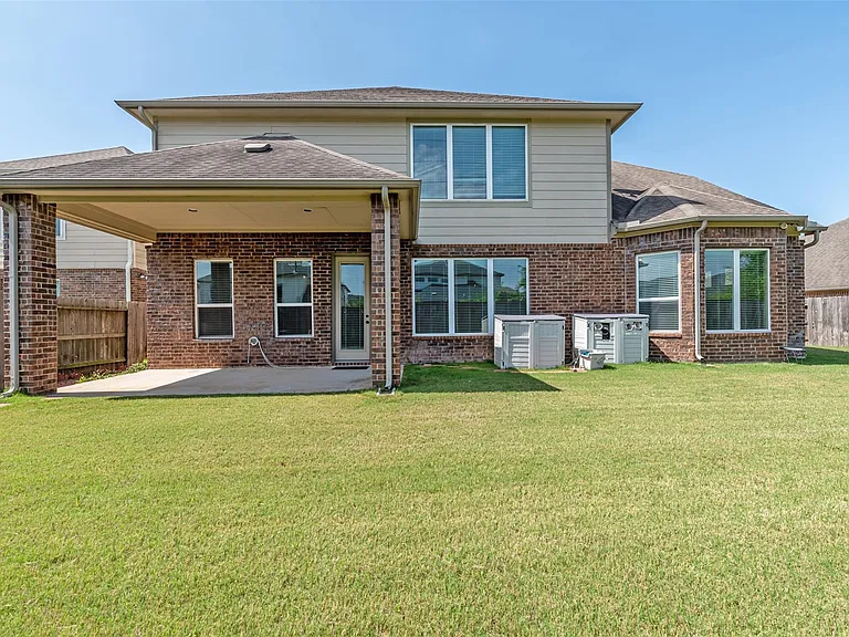 4607 Rockton Hills Ln — Photo 46
