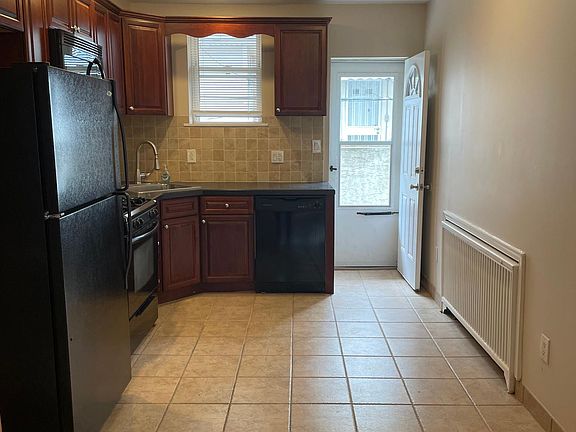 5th image of 2640 S Iseminger St