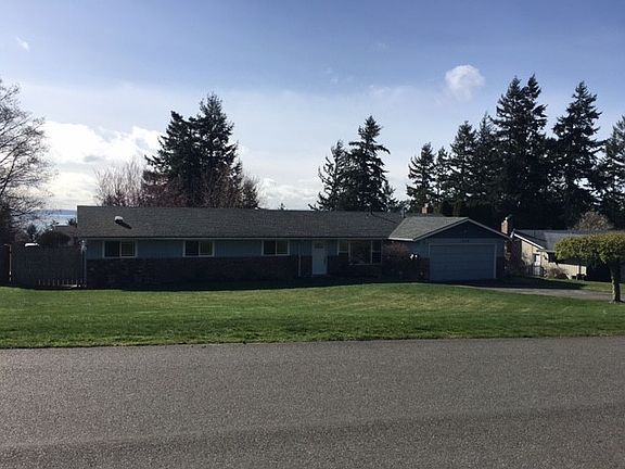 3rd image of 1228 Crescent Dr