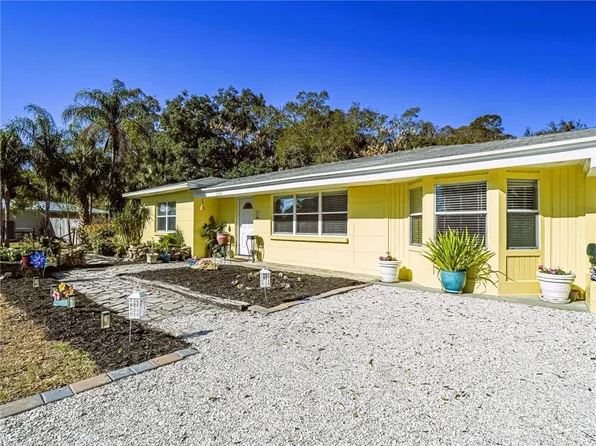 2049 50th Avenue, Vero Beach, FL 32966