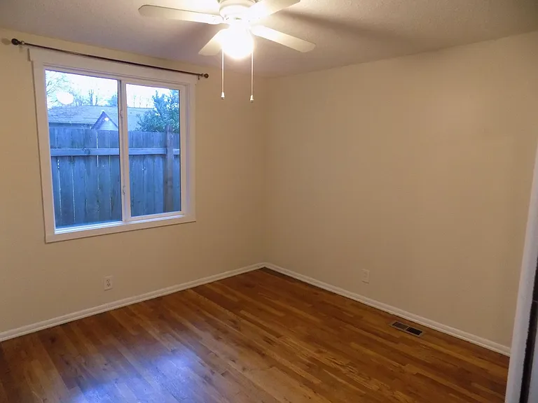 12020 SW Lincoln Ave — Photo 19