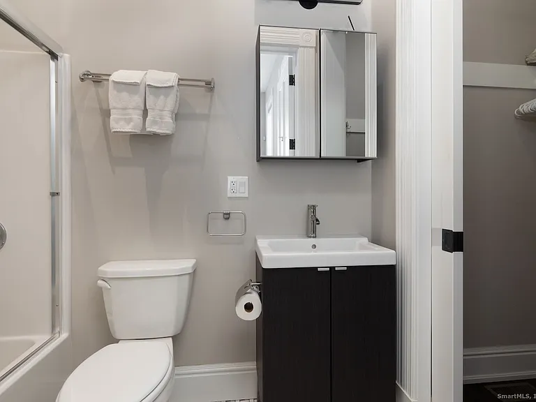 33 Sharon Rd — Photo 9