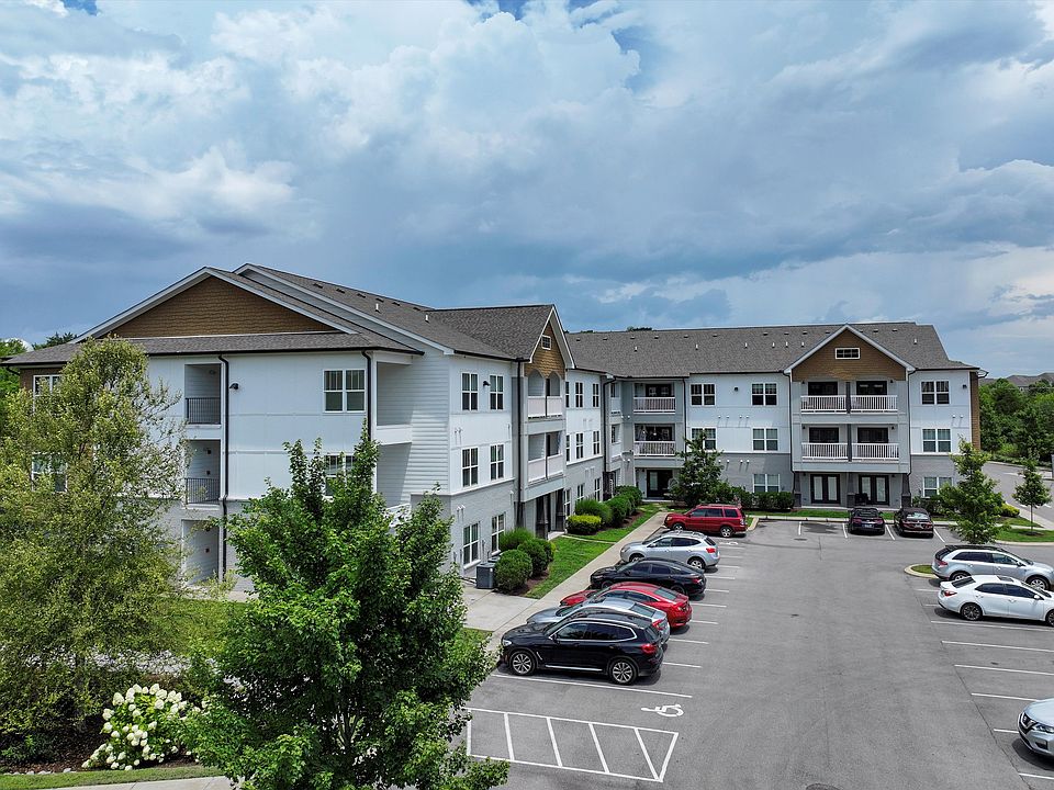 1st image of 934 Governors Ct #112