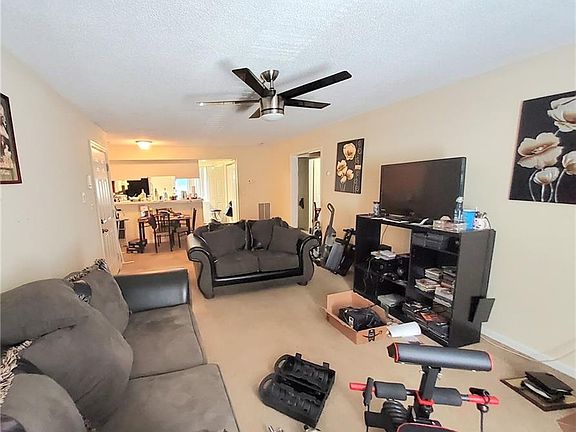 3rd image of 351 Fort Worth Ave APT 201