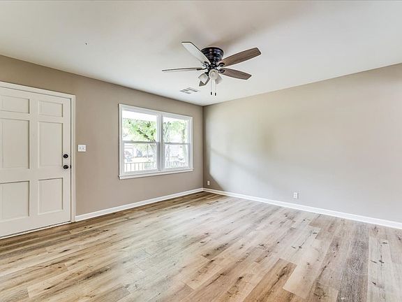 5th image of 804 S Bleckley Dr