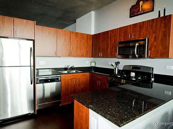 5th image of 235 W Van Buren St Unit 2311