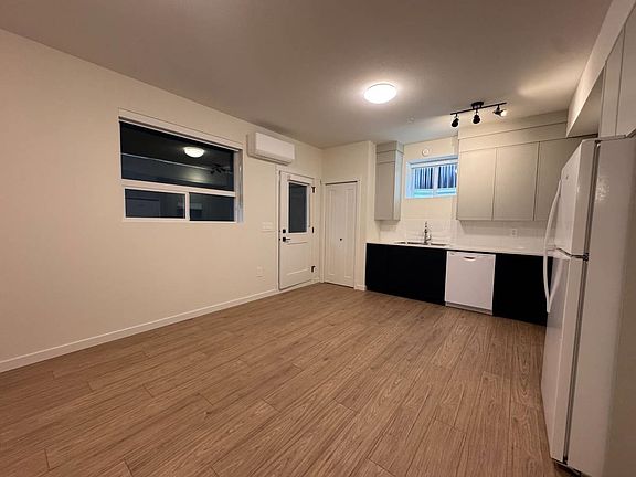 4th image of 11052 Lockwood St