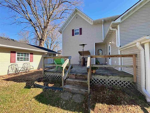 3rd image of 1104 Grand Ave