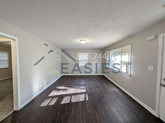 3rd image of 5714 Askew Ave