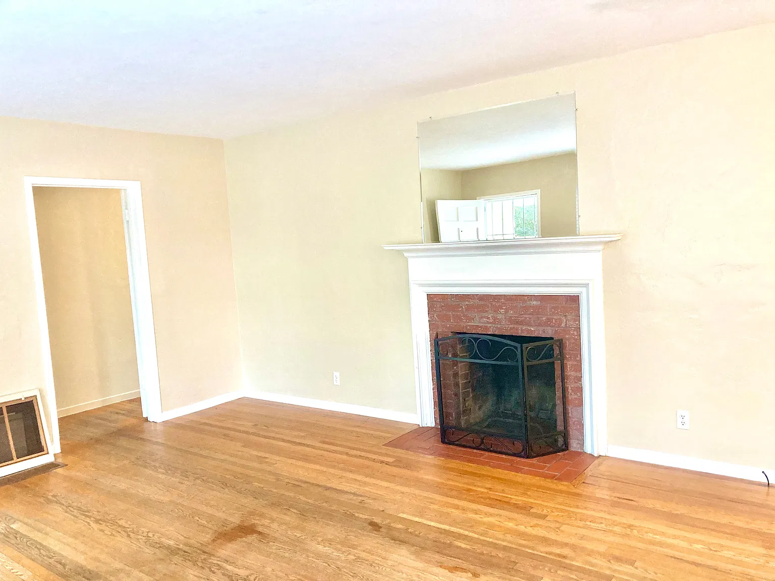 Oakdale Dr, Claremont — Photo 4