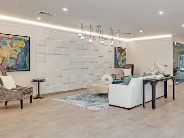 333 Washington Street image 13 of 16