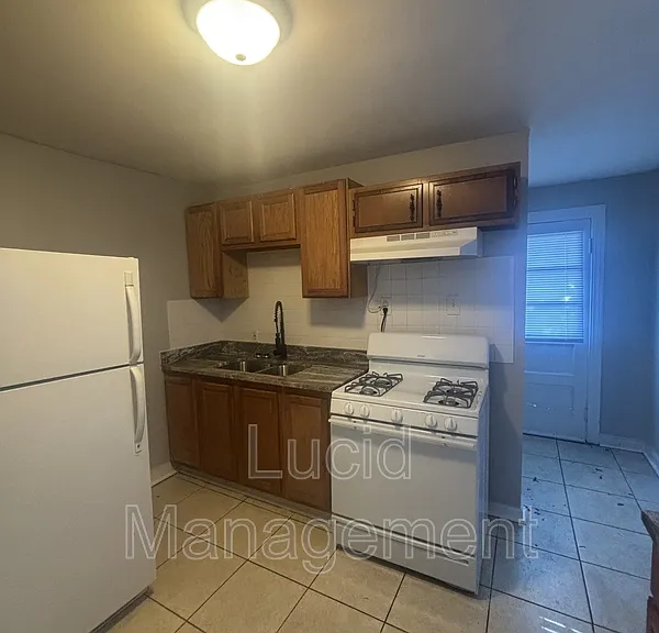3665 Parthenia Ave — Photo 6