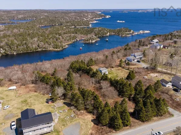 1484/1486 Terence Bay Rd, Halifax, NS B3T 1W3