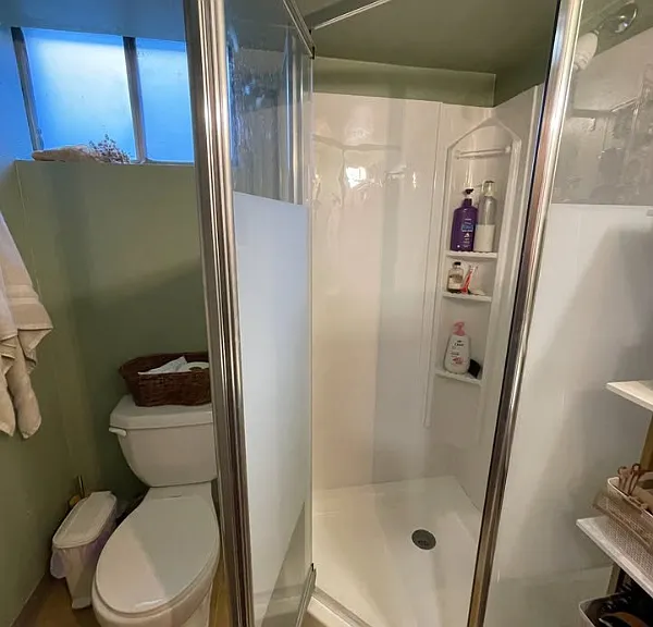823 Hazel St — Photo 3
