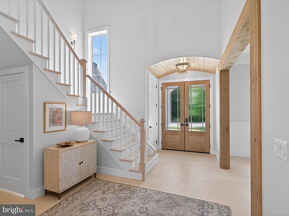 3rd image of 297 Sarsen Dr