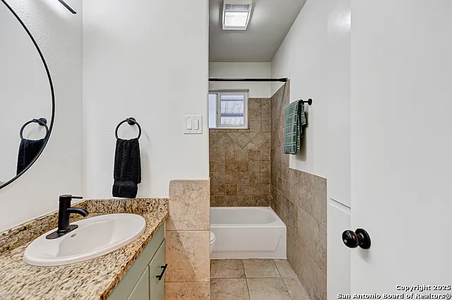 4303 Sunshadow St — Photo 11