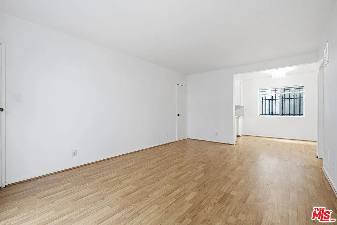 2 bed, 1.5 bath, 1100 sqft, $3,195 — Photo 2