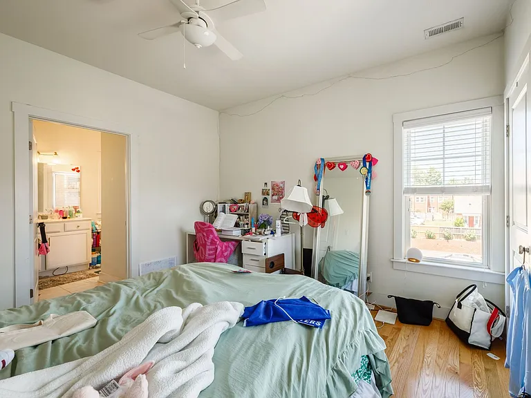 408 N Robinson — Photo 22