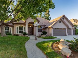 1858 E Oak Creek Cir, Fresno, CA 93730