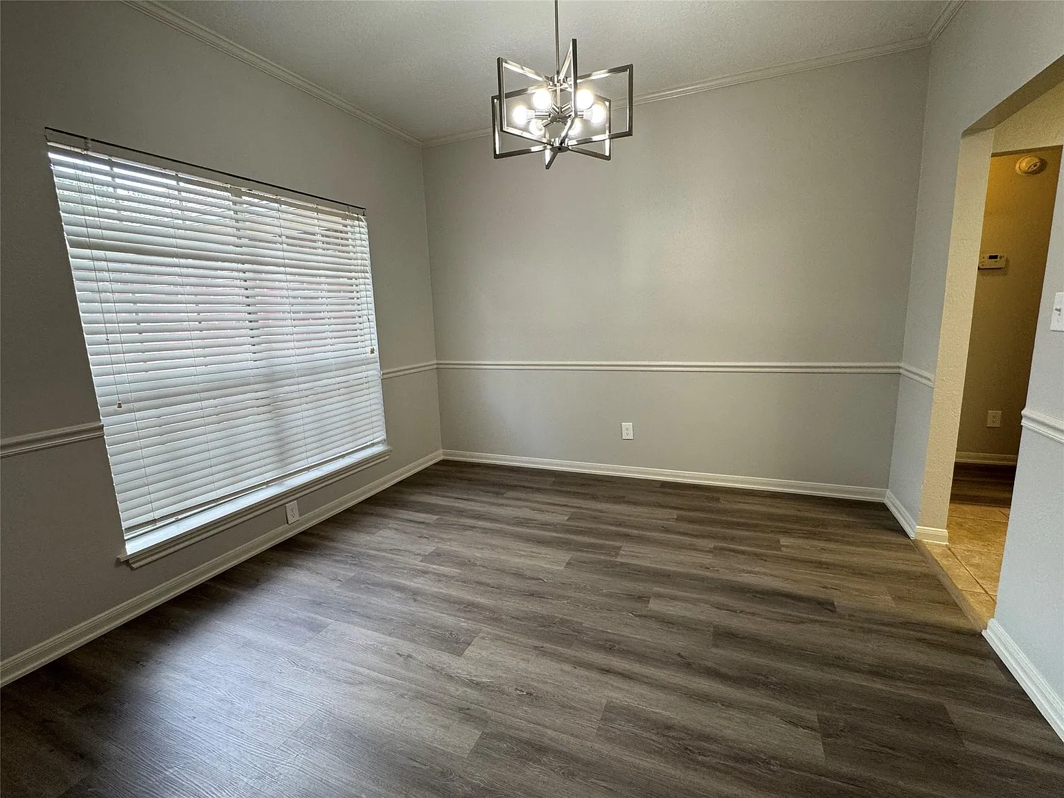 4 bed, 2.0 bath, 1918 sqft, $2,275 — Photo 3