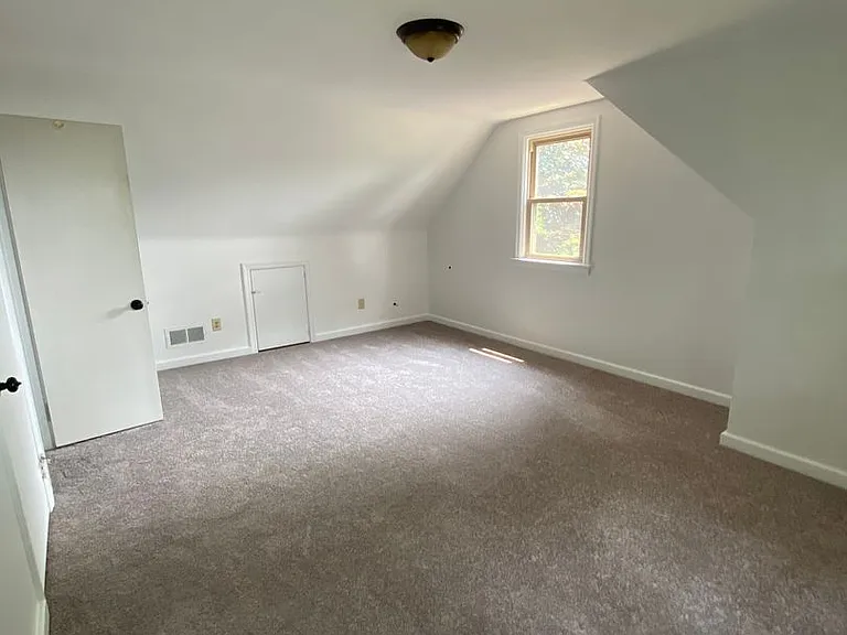 302 Pinehurst Rd — Photo 8