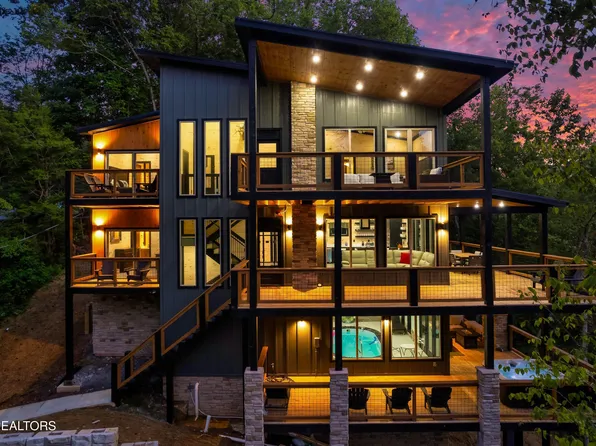 1196 Cole Ln, Gatlinburg, TN 37738