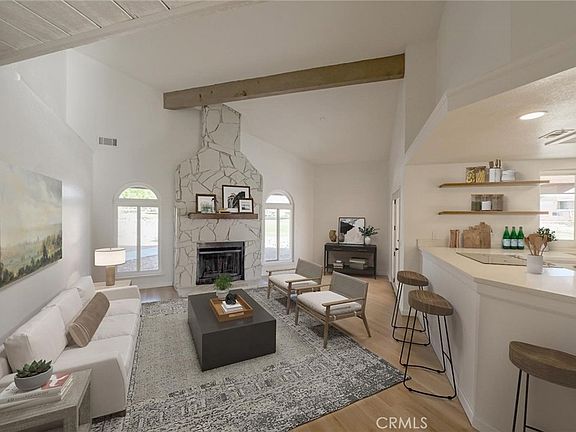 4th image of 14702 Robin Ln