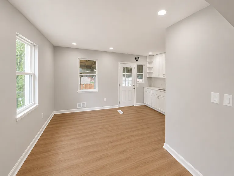 7261 Bridgewood Dr — Photo 5