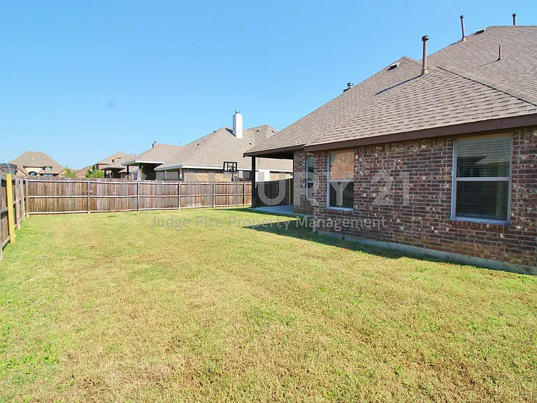 505 Clemson Ln — Photo 37