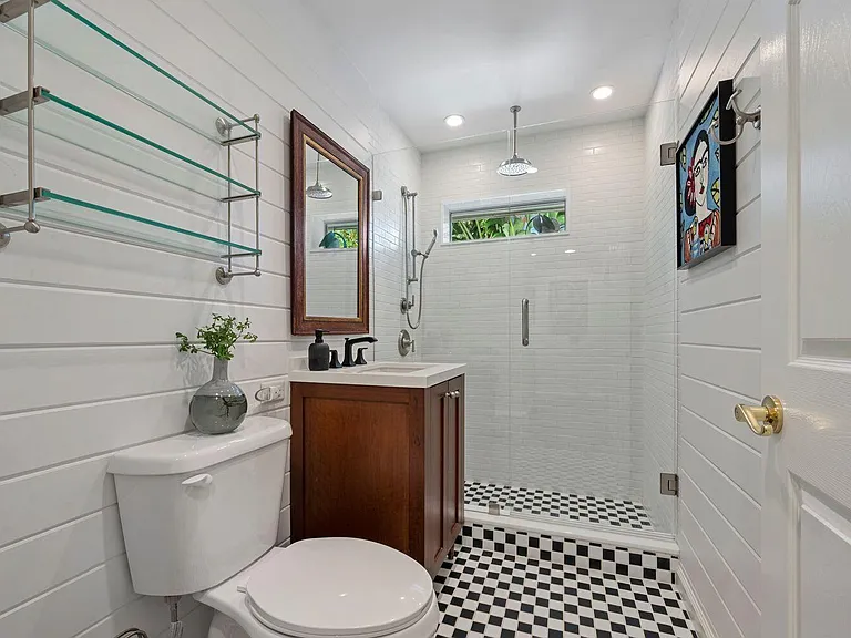 302 NW 16th St — Photo 37
