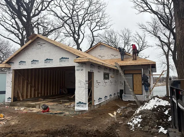 1201 Lakeshore Dr, Okoboji, IA 51355