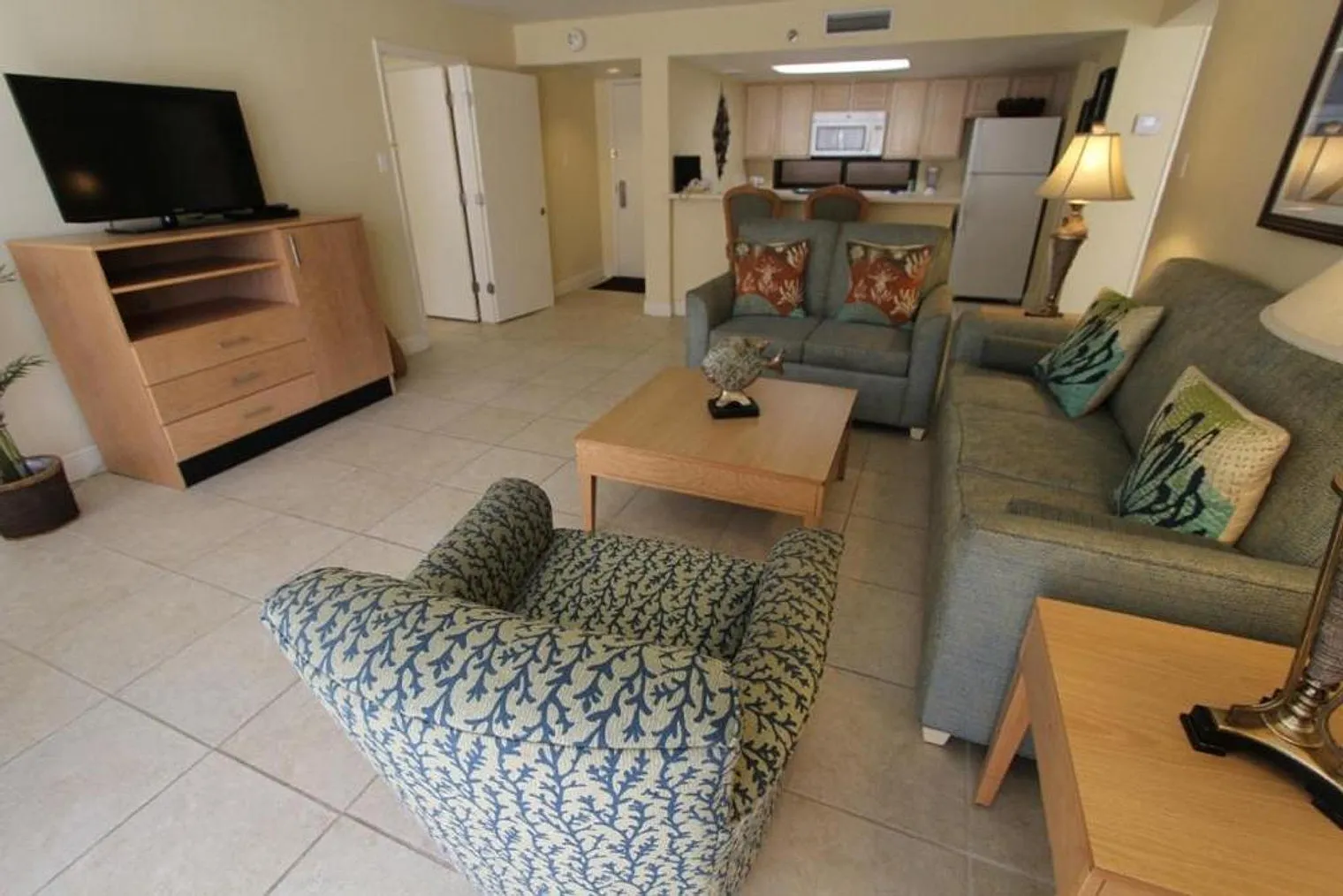 2 bed, 2.0 bath, 1140 sqft, $9,120 — Photo 2