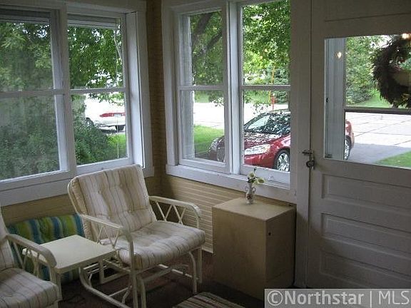 5th image of 2412 33rd Ave NE