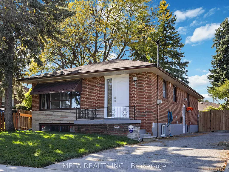 94 Greenock Ave — Photo 1