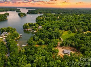 1147 Whispering Winds Dr, Catawba, NC 28609