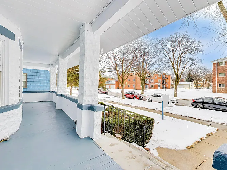 1638 Oakwood Ave — Photo 5