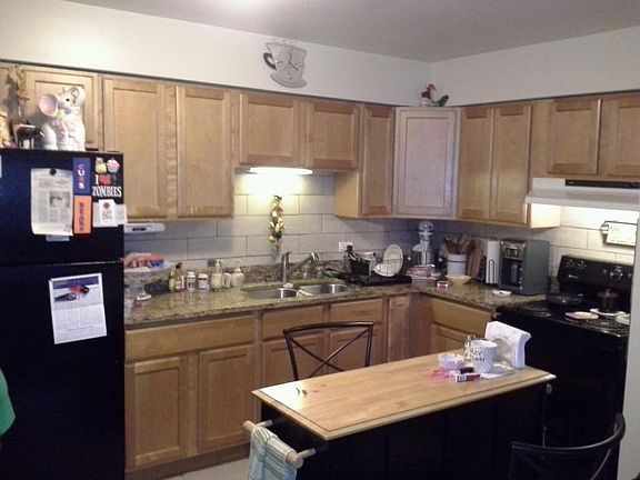 5th image of 420 Beach Ave