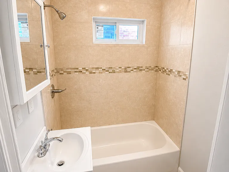 2563 N Bancroft St — Photo 7