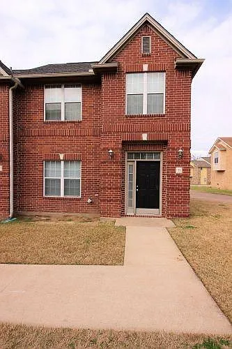 Building Photo - 400 Summer Ct #G