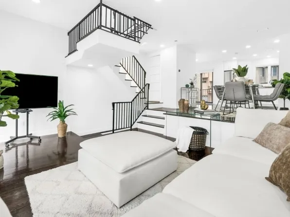 20 Veterans Way, Edgewater Boro, NJ 07020