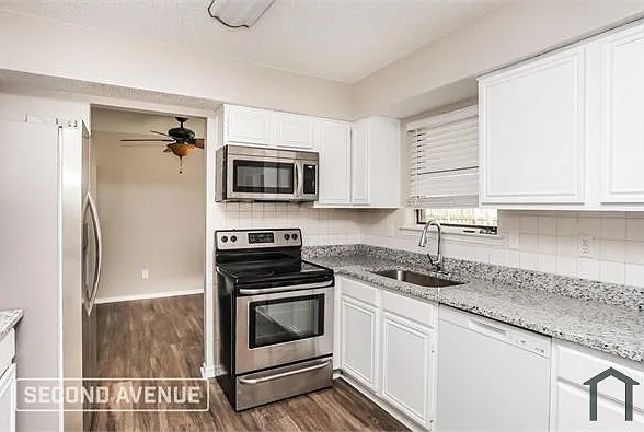 5 bed, 2228 sqft, $3,169 — Photo 3