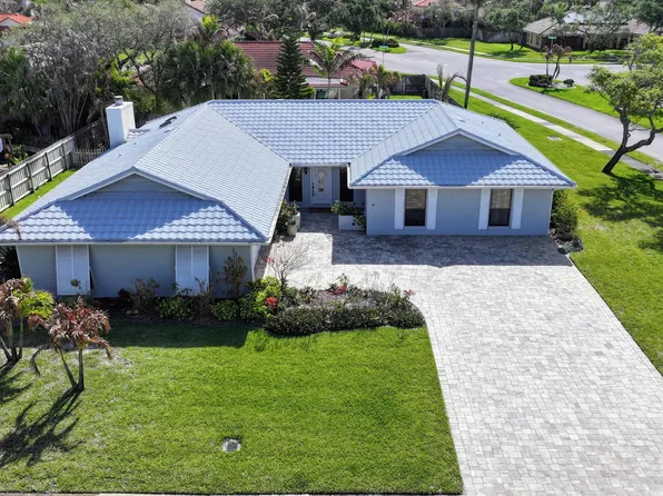 3083 Rio Pino N, Melbourne, FL 32903